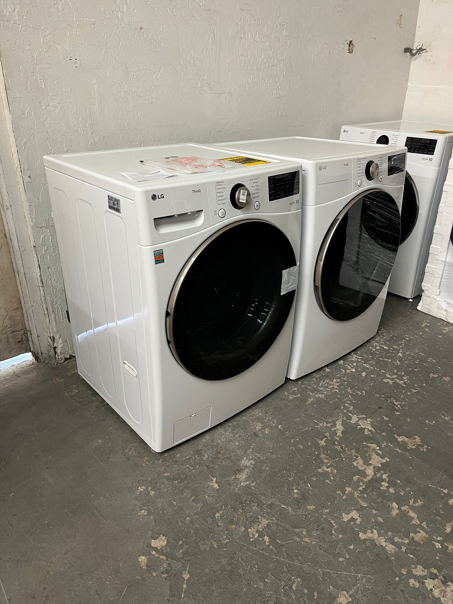 LG 4.5 cu ft Washer and 7.4 cu ft Gas Dryer