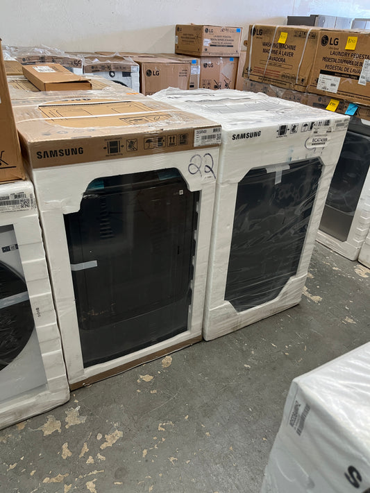 Samsung 5.0 cu ft Washer and 7.4 cu ft Electric Dryer